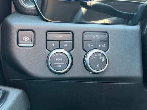New 2025 GMC Sierra 1500 SLE w/ Preferred Package AWD/4WD image 29