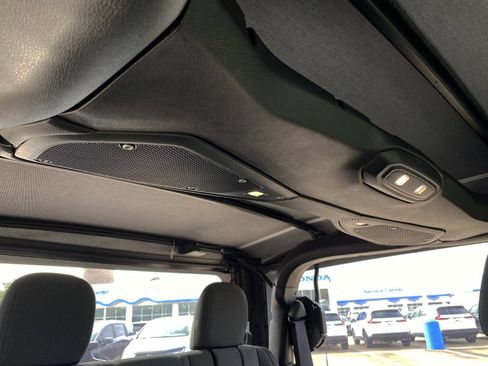 Used 2025 Jeep Wrangler Sport AWD/4WD image 29