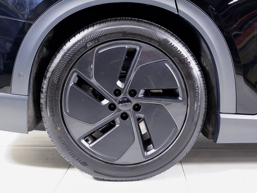 Used 2026 Lucid Gravity Grand Touring AWD/4WD image 28