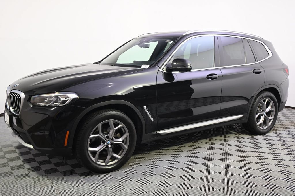 Used 2023 BMW X3 xDrive30i w/ Premium Package AWD/4WD image 2