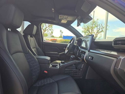 Certified 2025 Toyota Tacoma TRD Sport w/ TRD Sport Premium Package AWD/4WD image 11