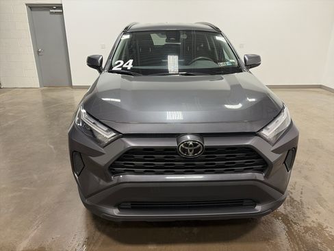 Used 2024 Toyota RAV4 XLE FWD image 33