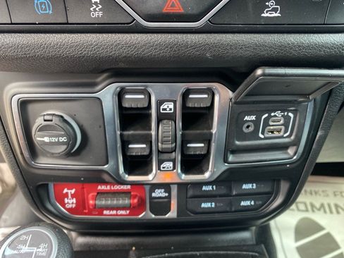 Used 2025 Jeep Wrangler Unlimited Sport S 4xe AWD/4WD image 13
