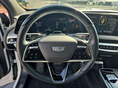 Used 2024 Cadillac Lyriq Sport RWD image 18