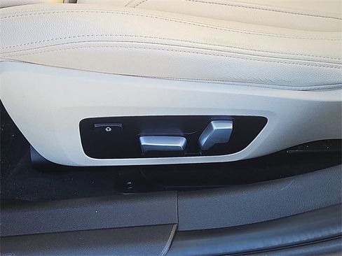 Used 2020 BMW 330i xDrive Sedan w/ Driving Assistance Package image 23