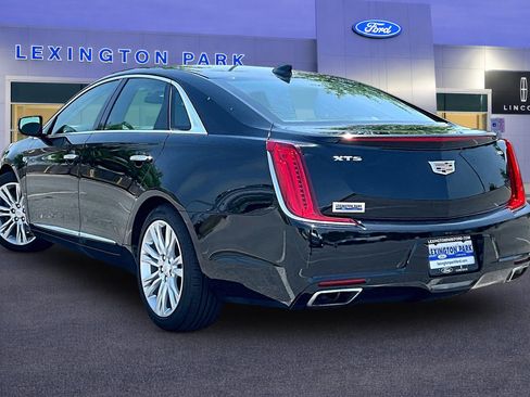 Used 2019 Cadillac XTS Luxury FWD image 4