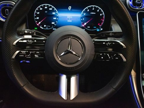 Used 2023 Mercedes-Benz GLC 300 4MATIC image 12