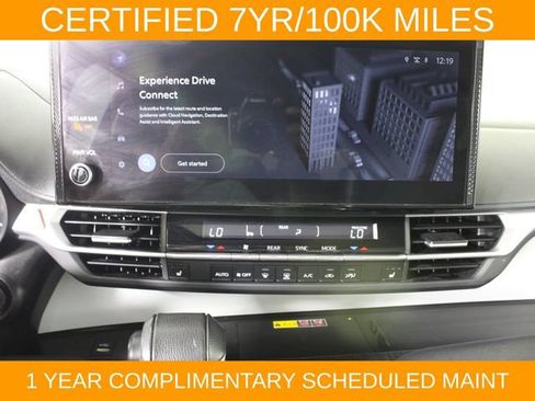 Used 2025 Toyota Sienna XLE FWD image 25