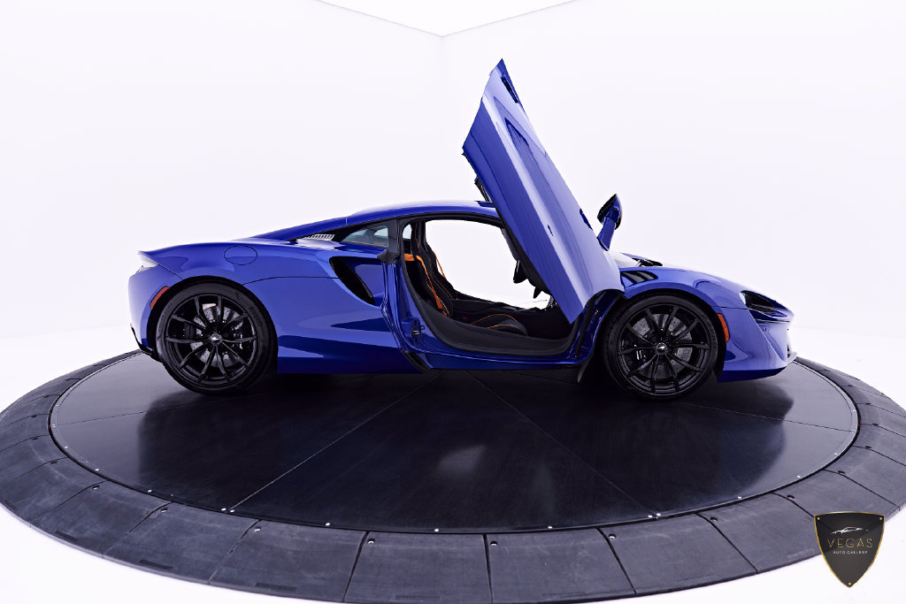 Used 2025 McLaren Artura RWD image 27