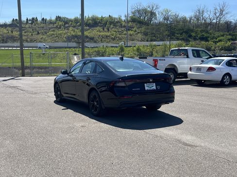 Used 2025 Honda Accord SE image 5