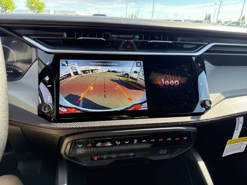 New 2026 Jeep Cherokee Limited image 29