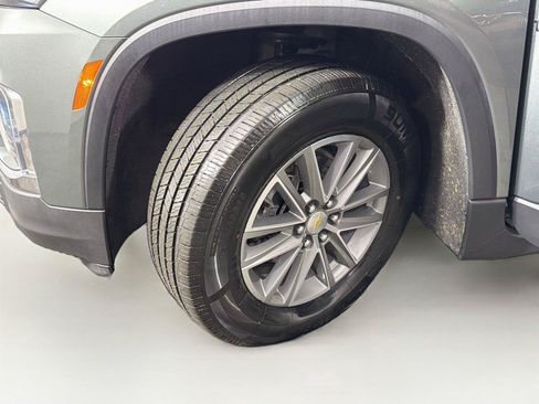 Used 2022 Chevrolet Traverse LT FWD image 36