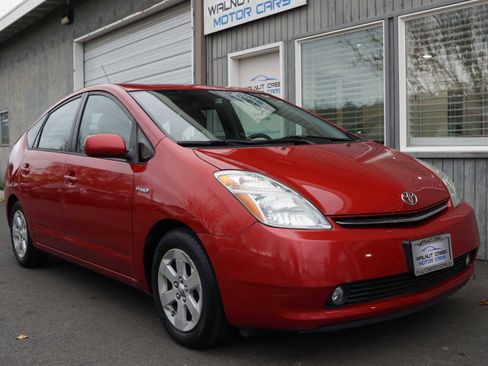 Used 2009 Toyota Prius Touring FWD image 25