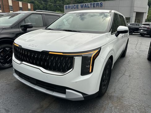 New 2026 Kia Carnival LX FWD image 5