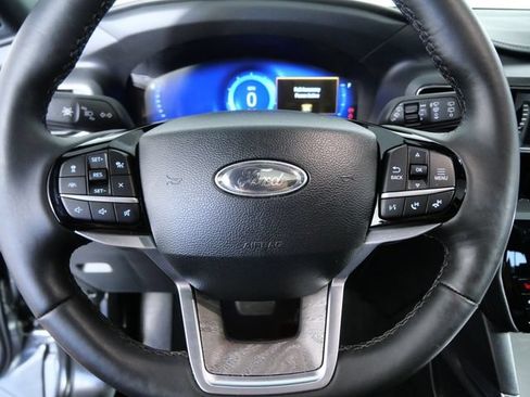 Certified 2023 Ford Explorer Platinum w/ Technology Package AWD/4WD image 27