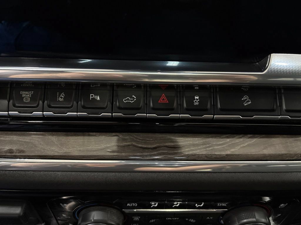Used 2025 Chevrolet Silverado 3500 LTZ w/ LTZ Plus Package AWD/4WD image 23