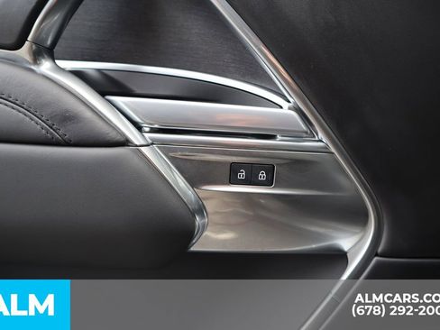 Used 2025 Land Rover Range Rover Long Wheelbase SE image 15