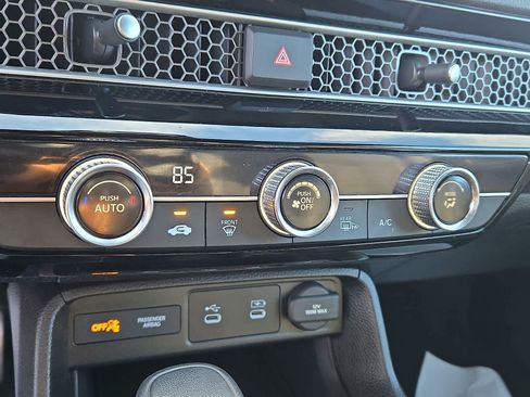 Used 2025 Honda Civic Sport image 17