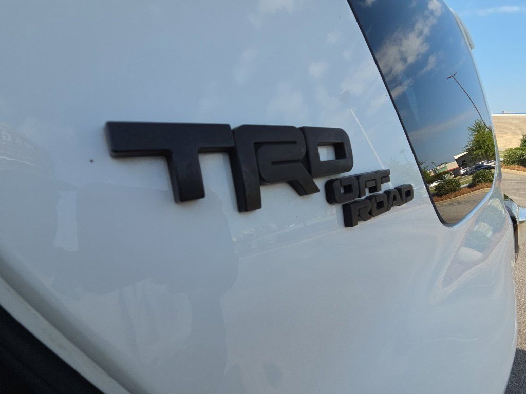 Used 2021 Toyota 4Runner TRD Off-Road Premium w/ Moonroof Package AWD/4WD image 11