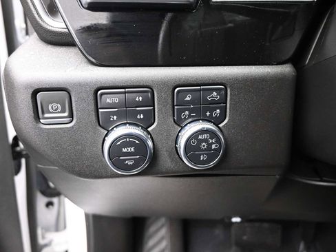 Used 2023 GMC Sierra 1500 SLT w/ SLT Convenience Package image 21