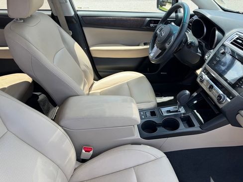 Used 2017 Subaru Outback 2.5i Limited AWD/4WD image 18