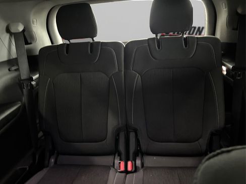 Used 2023 Jeep Grand Cherokee L Laredo image 34