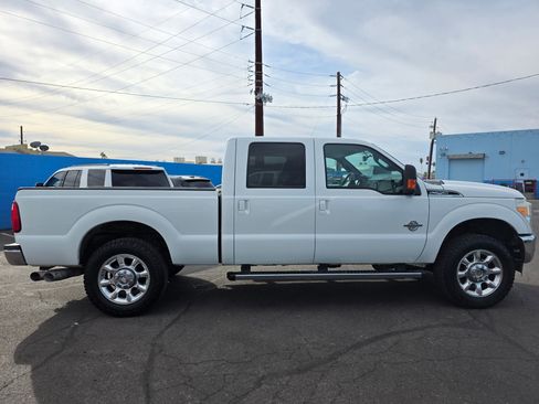 Used 2011 Ford F250 Lariat w/ Lariat Interior Pkg image 2