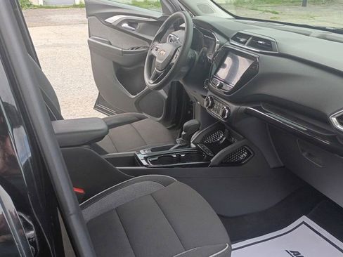 Used 2023 Chevrolet TrailBlazer LT w/ Convenience Package FWD image 12