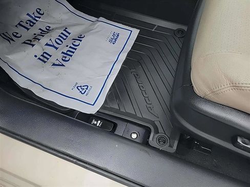 Used 2015 Honda Accord EX-L image 33