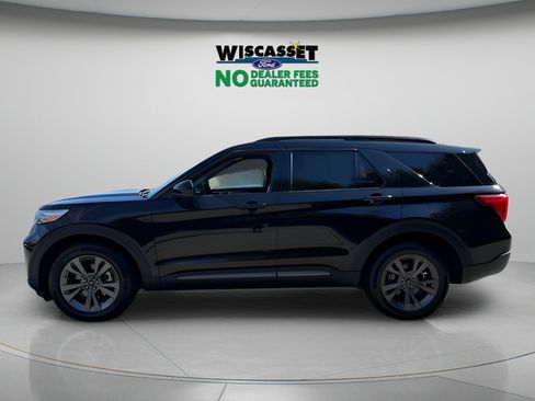 Used 2023 Ford Explorer XLT w/ Equipment Group 202A AWD/4WD image 2