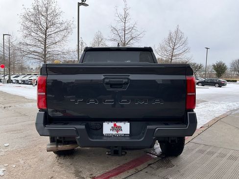 Used 2025 Toyota Tacoma TRD Off-Road image 7