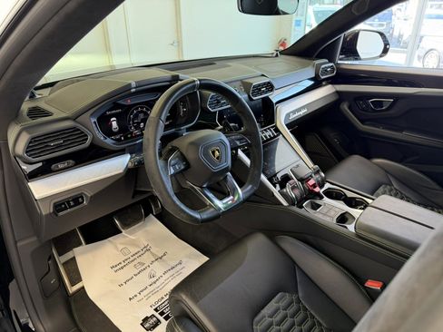 Used 2022 Lamborghini Urus image 37