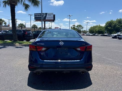 Used 2021 Nissan Altima 2.5 SR FWD image 4