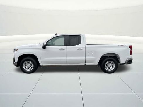 Used 2020 Chevrolet Silverado 1500 LT w/ Trailering Package image 2