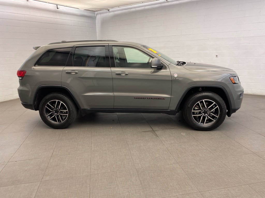 Used 2020 Jeep Grand Cherokee Trailhawk AWD/4WD image 8
