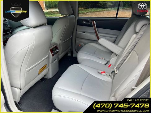 Used 2013 Toyota Highlander Limited image 16