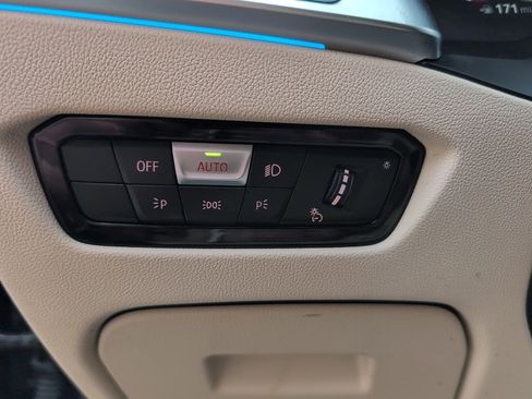 Used 2021 BMW 330i xDrive Sedan w/ Premium Package image 25