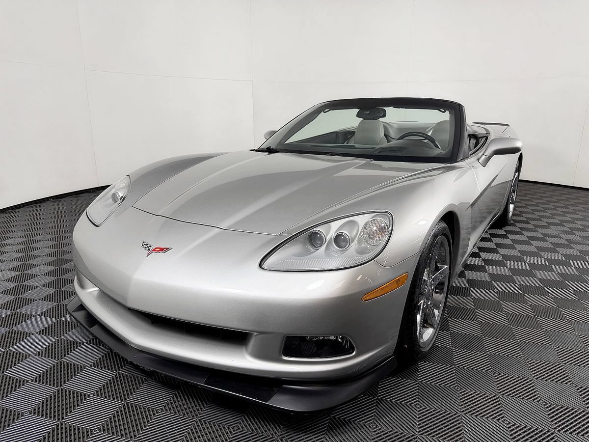 Used 2006 Chevrolet Corvette Convertible w/ Preferred Equipment Group RWD image 3