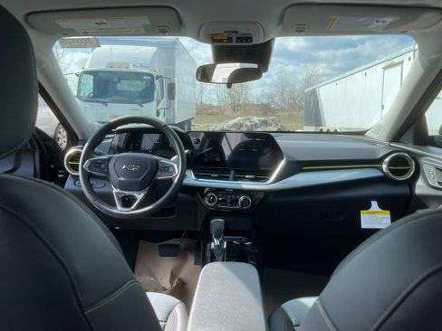 New 2026 Chevrolet Trax LT w/ Midnight Edition image 19