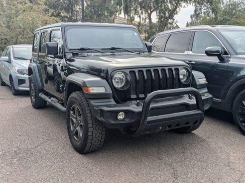 Used 2018 Jeep Wrangler Unlimited Sport S image 2