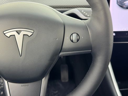 Used 2020 Tesla Model Y Long Range image 20