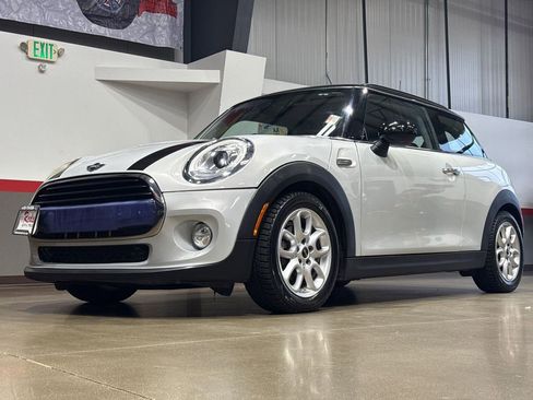 Used 2017 MINI Cooper 2-Door Hardtop image 88