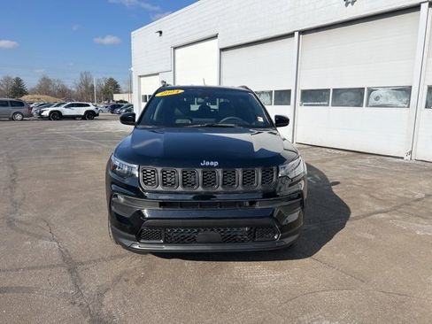 Used 2024 Jeep Compass Latitude image 22