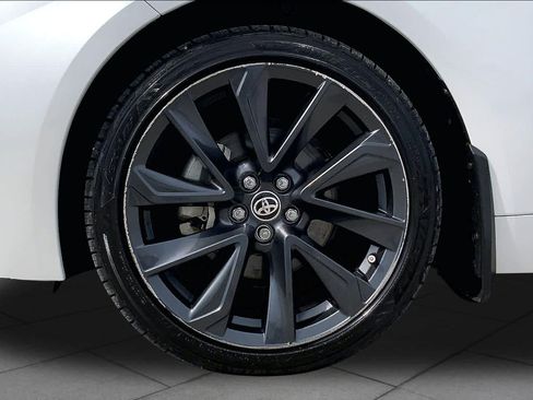 Used 2024 Toyota Corolla SE w/ SE Package FWD image 11