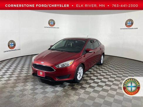 Used 2017 Ford Focus SE image 1
