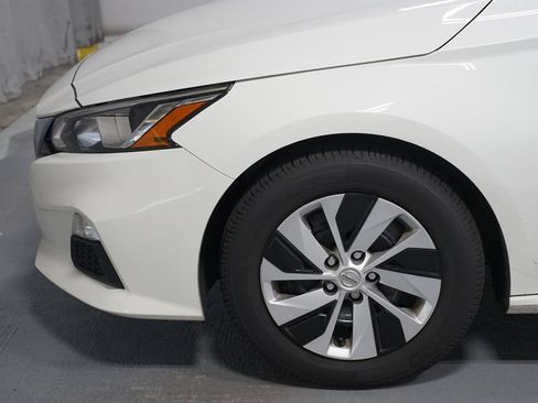 Used 2020 Nissan Altima 2.5 S FWD image 5