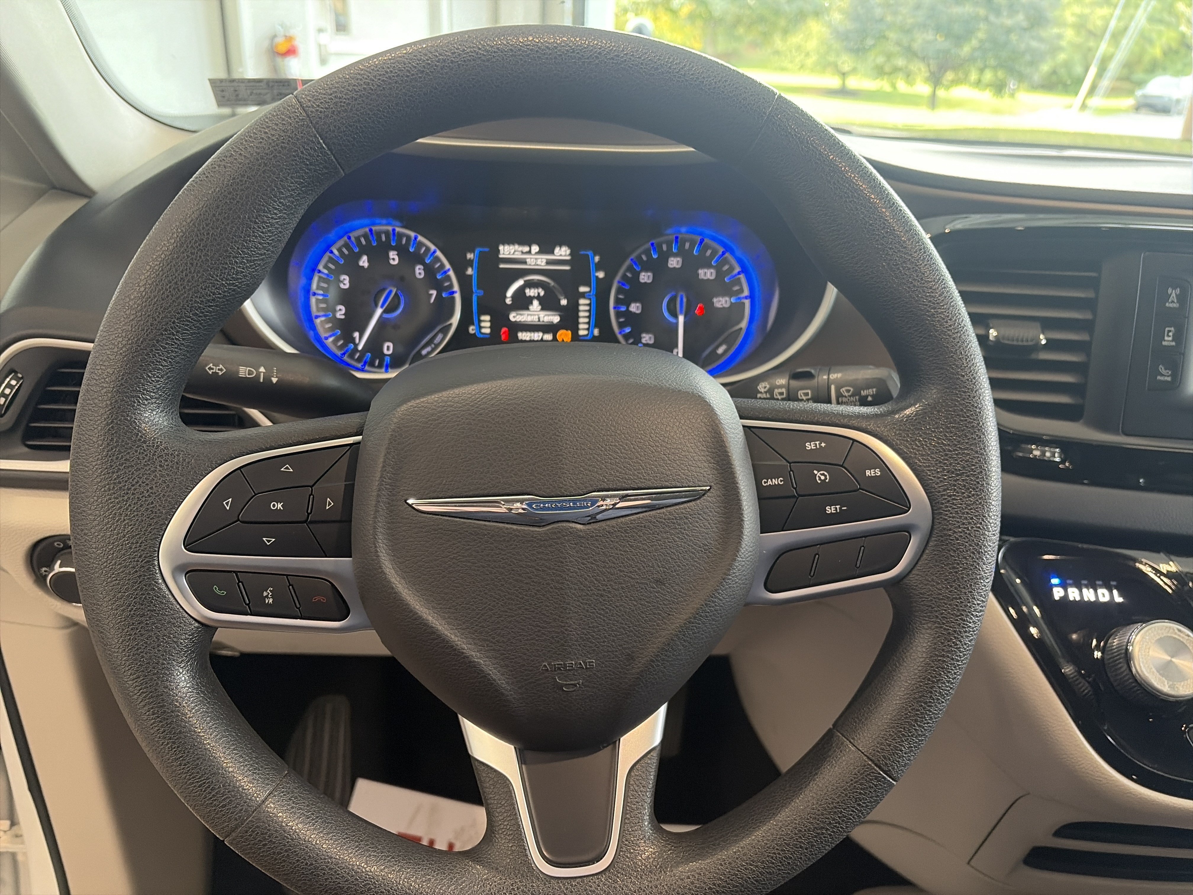 Used 2017 Chrysler Pacifica LX FWD image 22