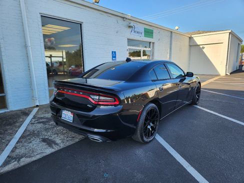 Used 2017 Dodge Charger R/T RWD image 5