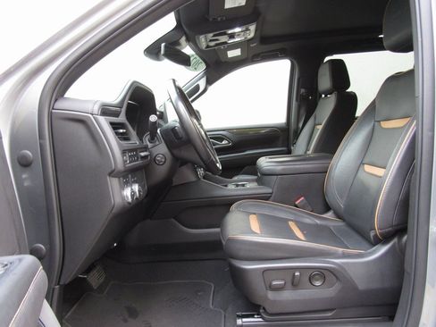 Used 2023 GMC Yukon XL AT4 w/ AT4 Premium Package image 10