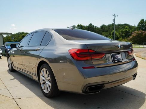 Used 2019 BMW 750i w/ Executive Package RWD image 4